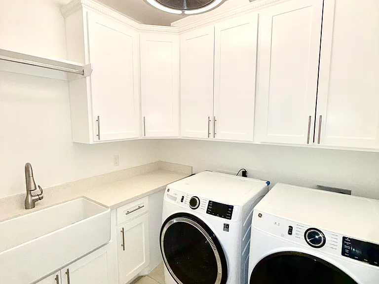 2888 Regency — Photo 17
