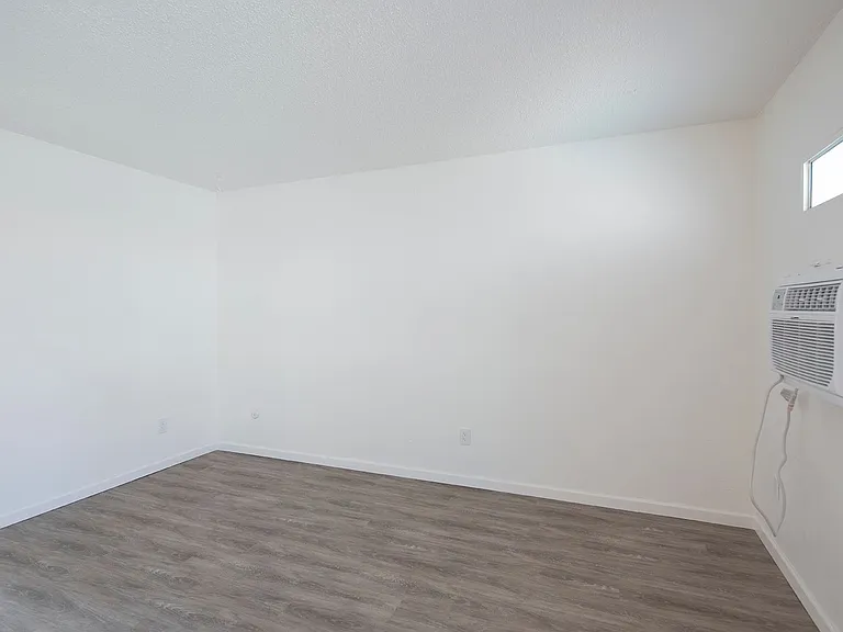 Aztec Pacific Apartments — Photo 67