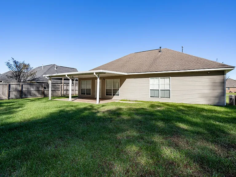 10022 Petersburg Dr — Photo 23