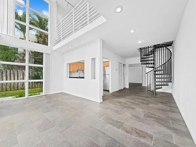 1490 SE 15th St #104 — Photo 2