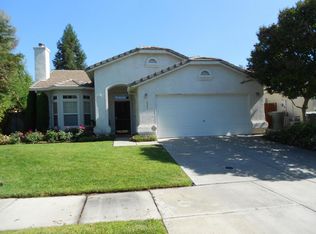 321 W El Portal Dr, Merced, CA