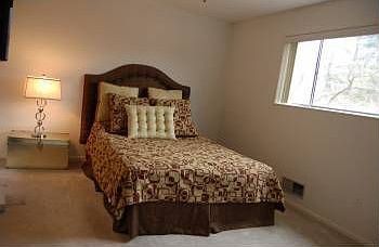 2nd image of 10618 Kenilworth Ave #10618