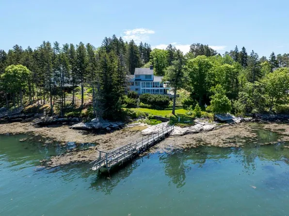 27 Albion Point Road, Boothbay, ME 04537