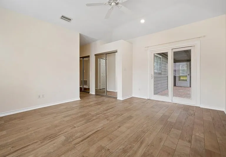 210 Oak St #1101 — Photo 23