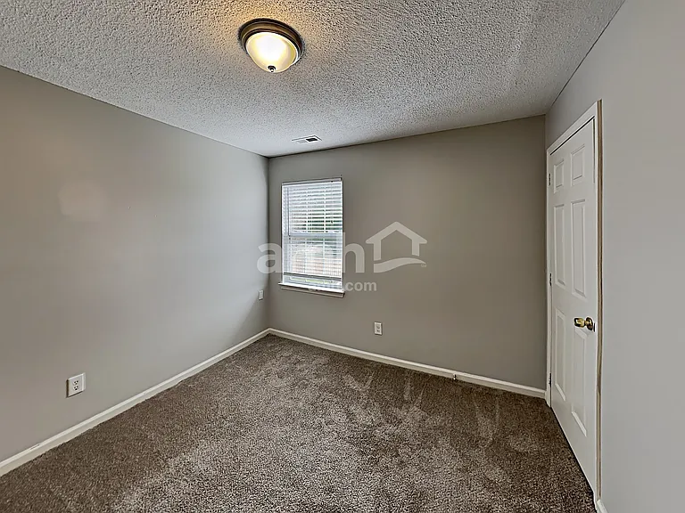 1020 Ridgefield Cir — Photo 15