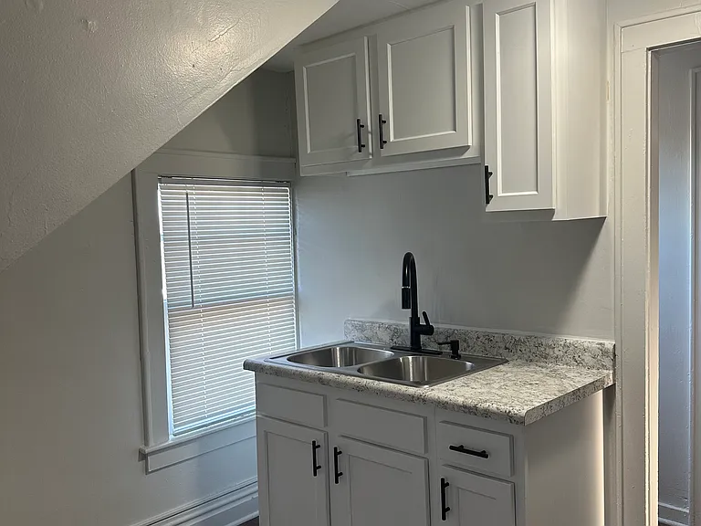 623 Jefferson Ave #6 — Photo 8
