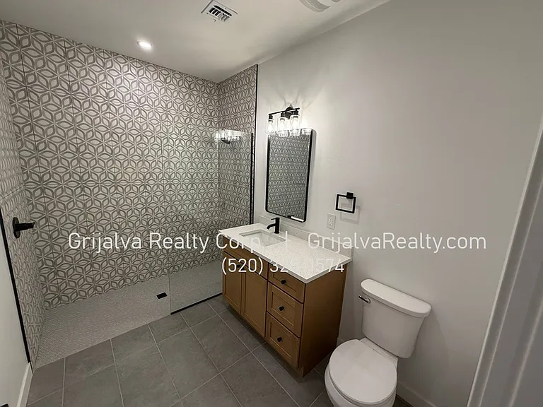 502 Fremont — Photo 8