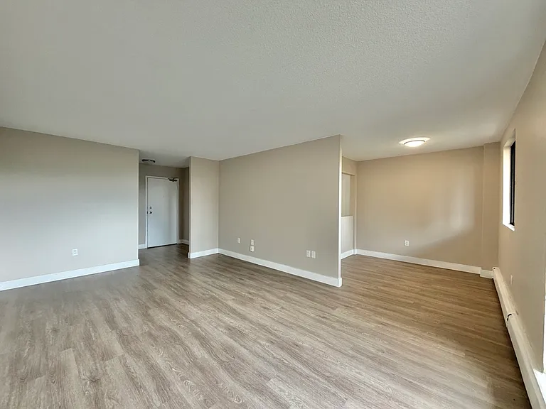 750 Kipps Ln #3 — Photo 2