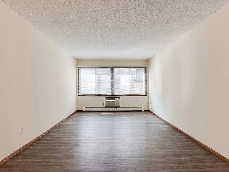 3016 Grand Avenue S. — Photo 10
