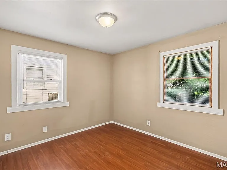 1223 Walker Ave — Photo 5