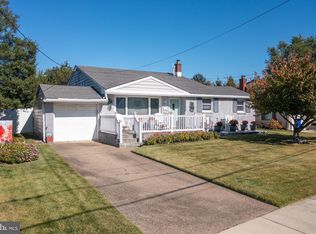 155 Sunnyside Ln, Bellmawr, NJ 08031