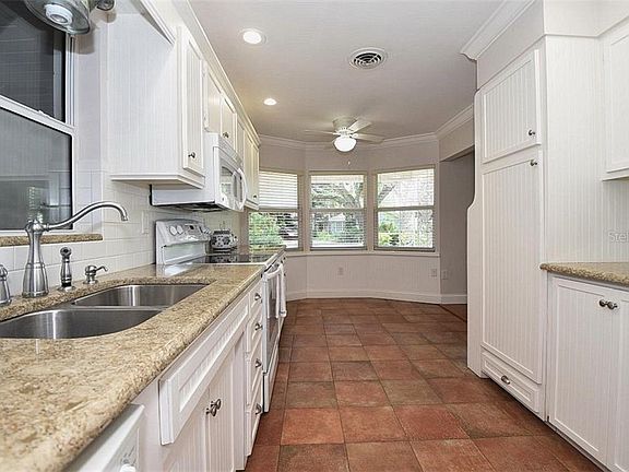 4th image of 4071 Davenport Ln