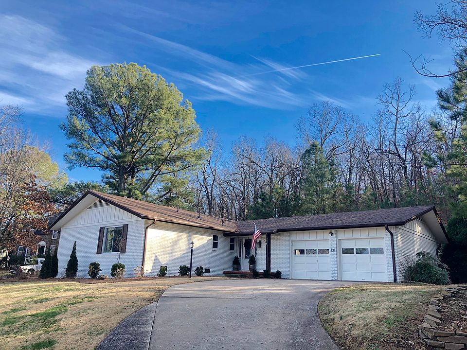 1st image of 1011 E Oaks Manor Dr