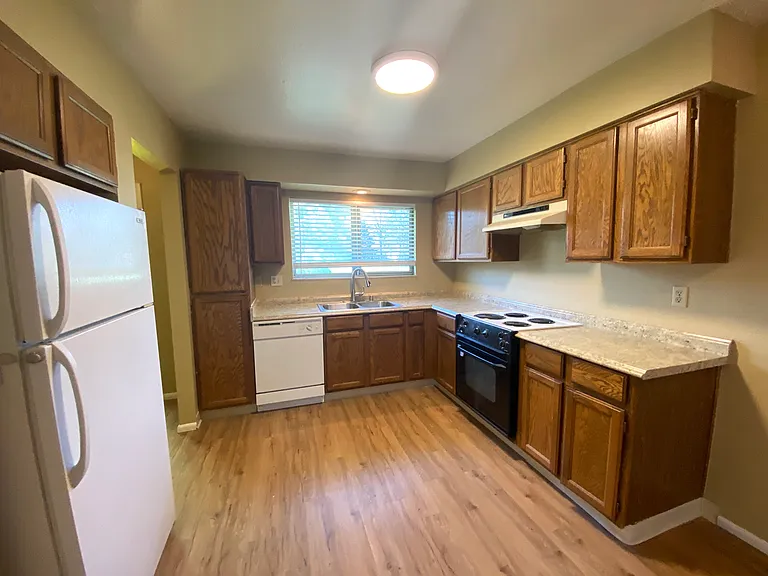 464 Smithridge Park — Photo 3