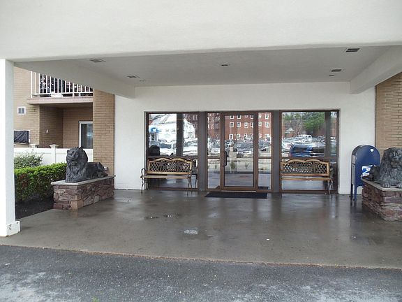 2nd image of 20 Camelot Way #5H