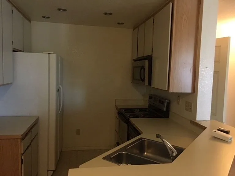 7123 Camino Degrazia #133 — Photo 9