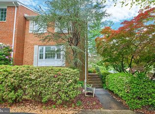3235 Viscount Ct, Annandale, VA 22003