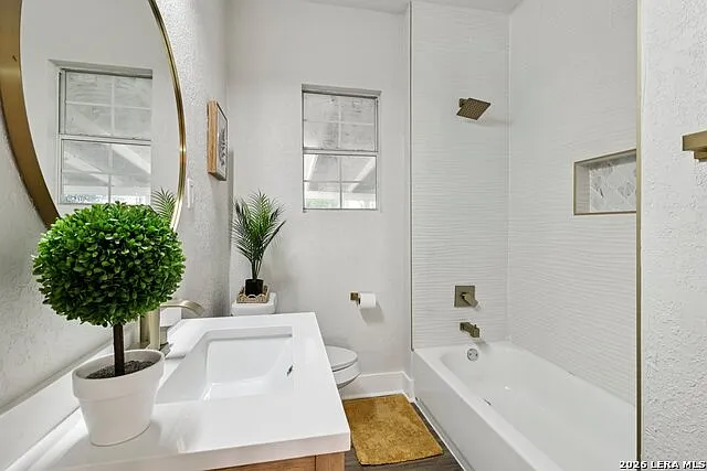 1119 W Huisache Ave — Photo 18