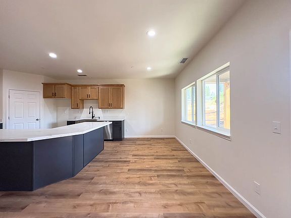3rd image of 6162 Lois Dr