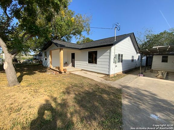 3rd image of 562 W Avenue B