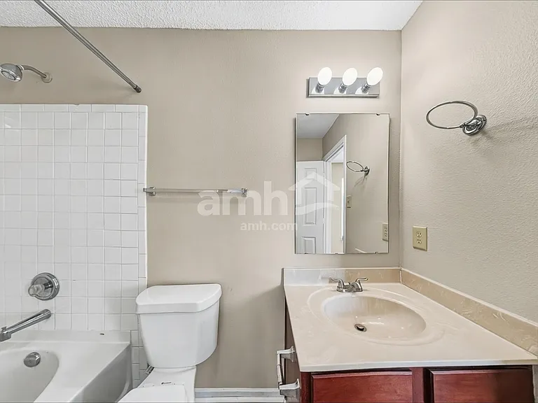 6711 Earlswood Dr — Photo 12
