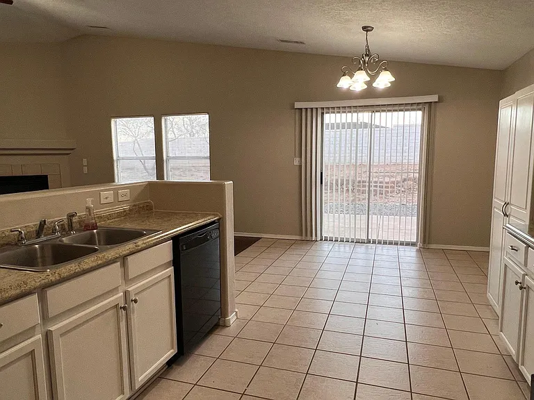 6432 Freemont Hills Loop NE — Photo 11