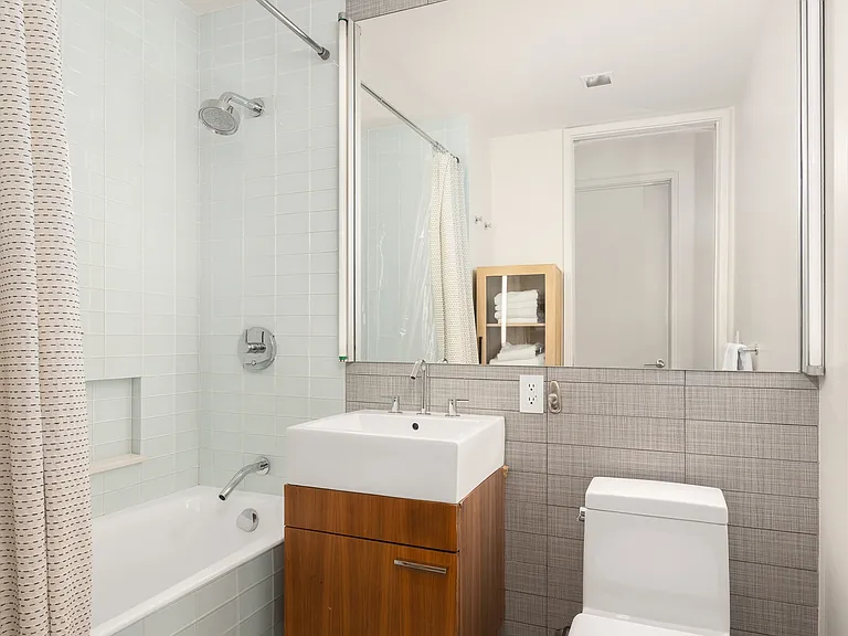 447 W 18th St #3A — Photo 11