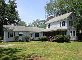 450 Rappahannock Ave, Urbanna, VA 23175