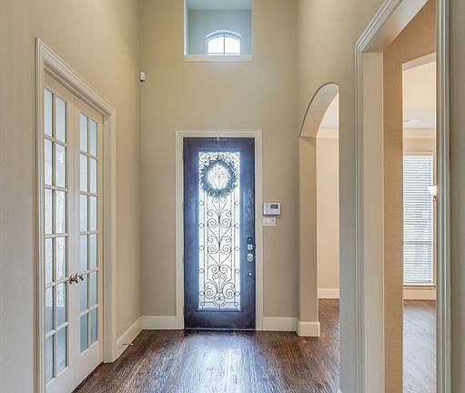 2nd image of 909 Norma Ln