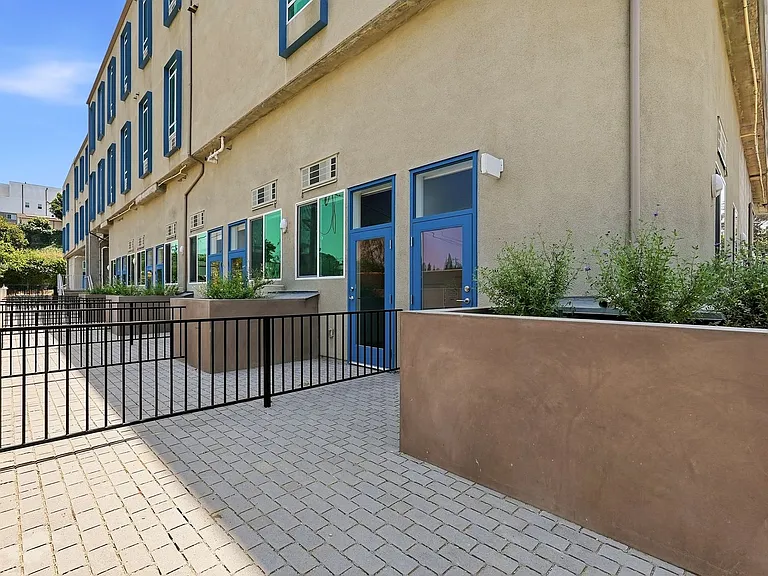 Step Designer Studio Community Living — Photo 219