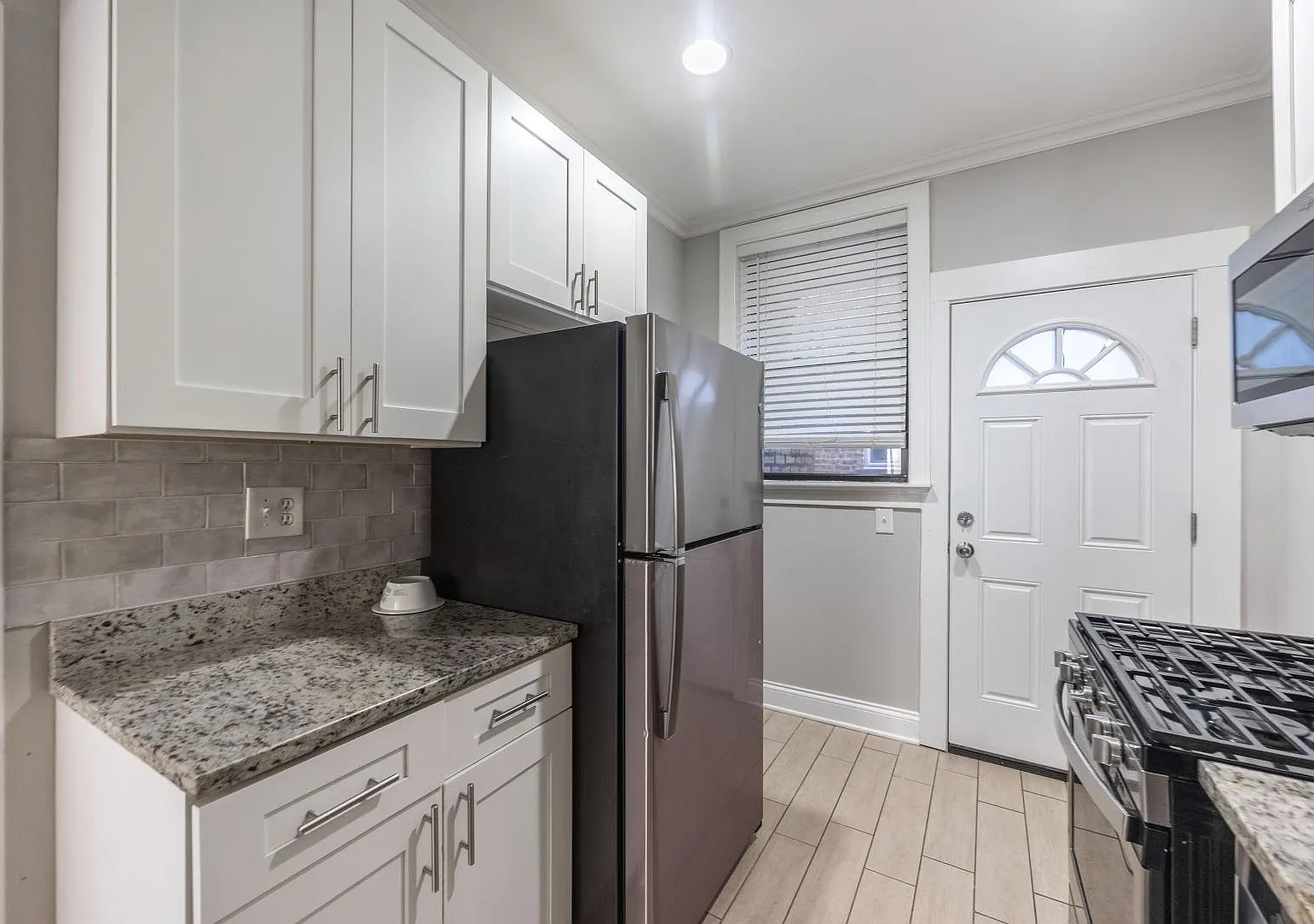 6523 N Newgard Ave — Photo 4