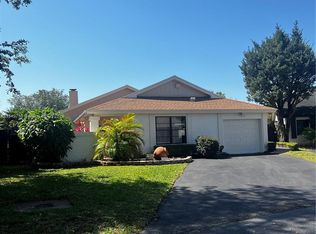 5431 SW 152nd Place Cir, Miami, FL 33185