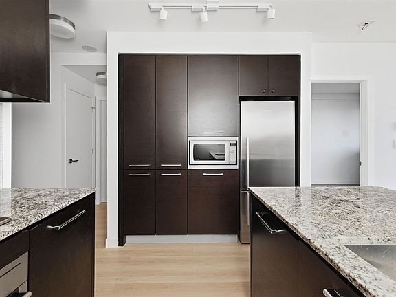 5th image of 6180 Cooney Rd #610