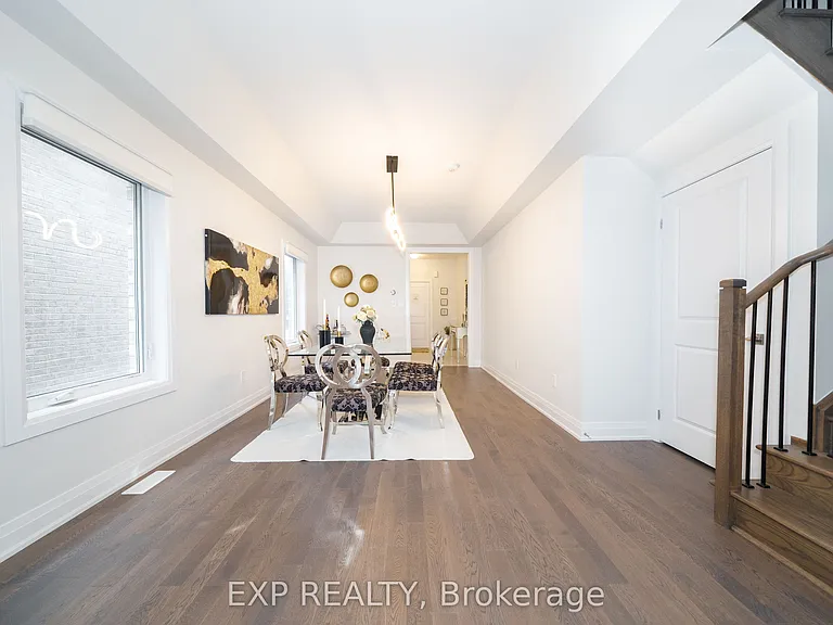 114 Seguin St — Photo 8