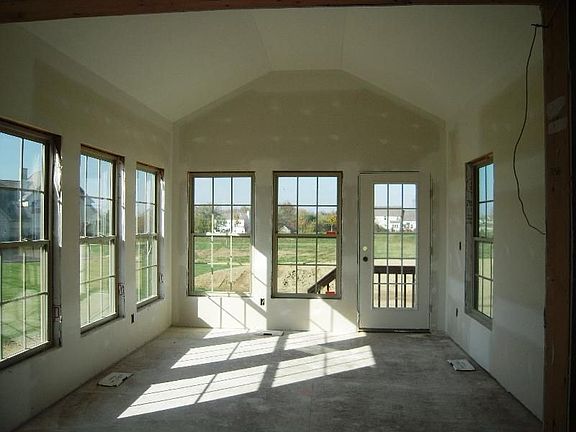 4th image of 4940 Scenic Creek Dr