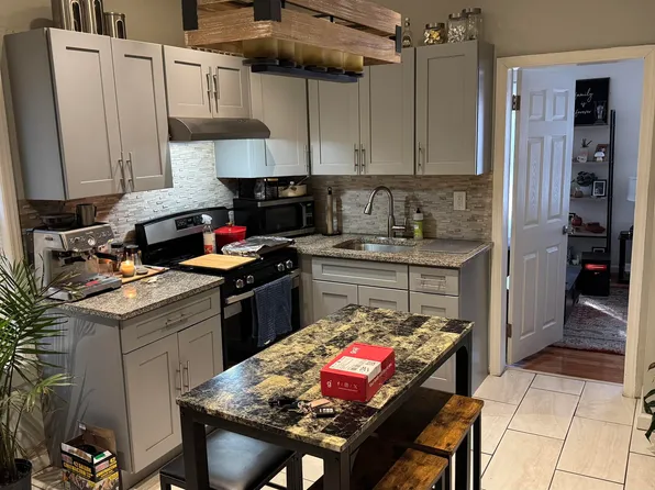 40 Willow Street image 8 of 9