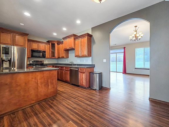 4th image of 501 Paver Ct