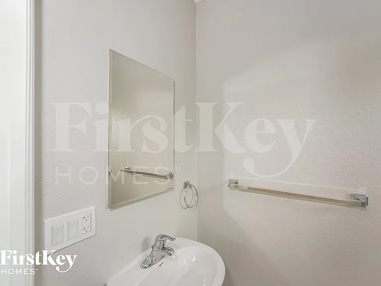 21426 Glendale Ave — Photo 13