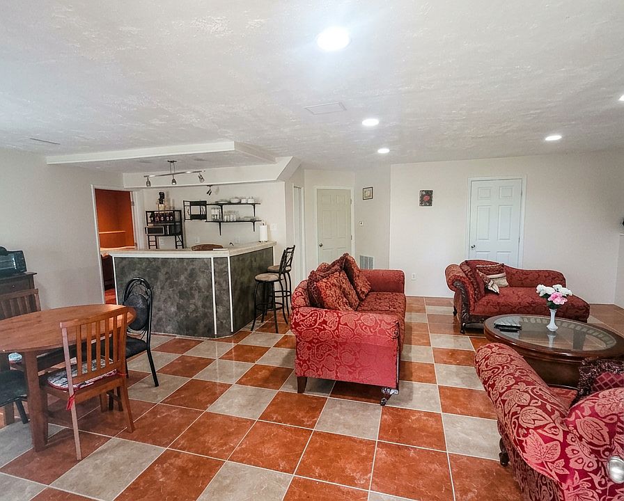 1st image of 311 Spring St