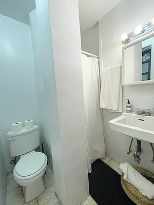 Rented by Jonis Realty | media 5