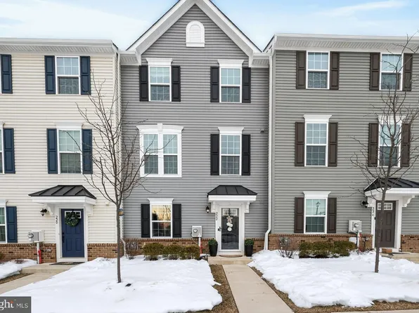 222 Center Dr, Dublin, PA 18917