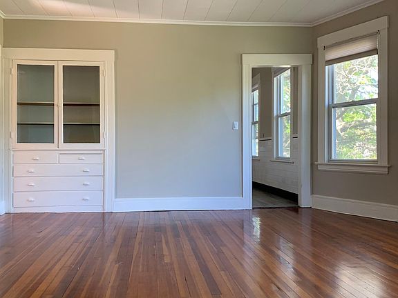 5th image of 365 Brewster St #2