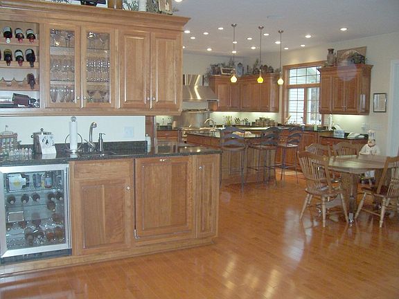 4th image of 1609 Blackberry Cir