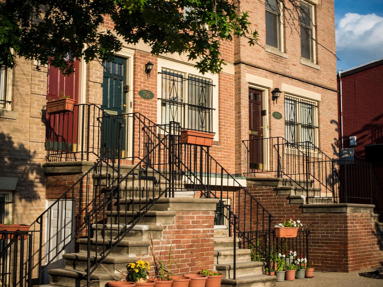 754 7th St Se 1 2 Washington Dc 20003 Zillow