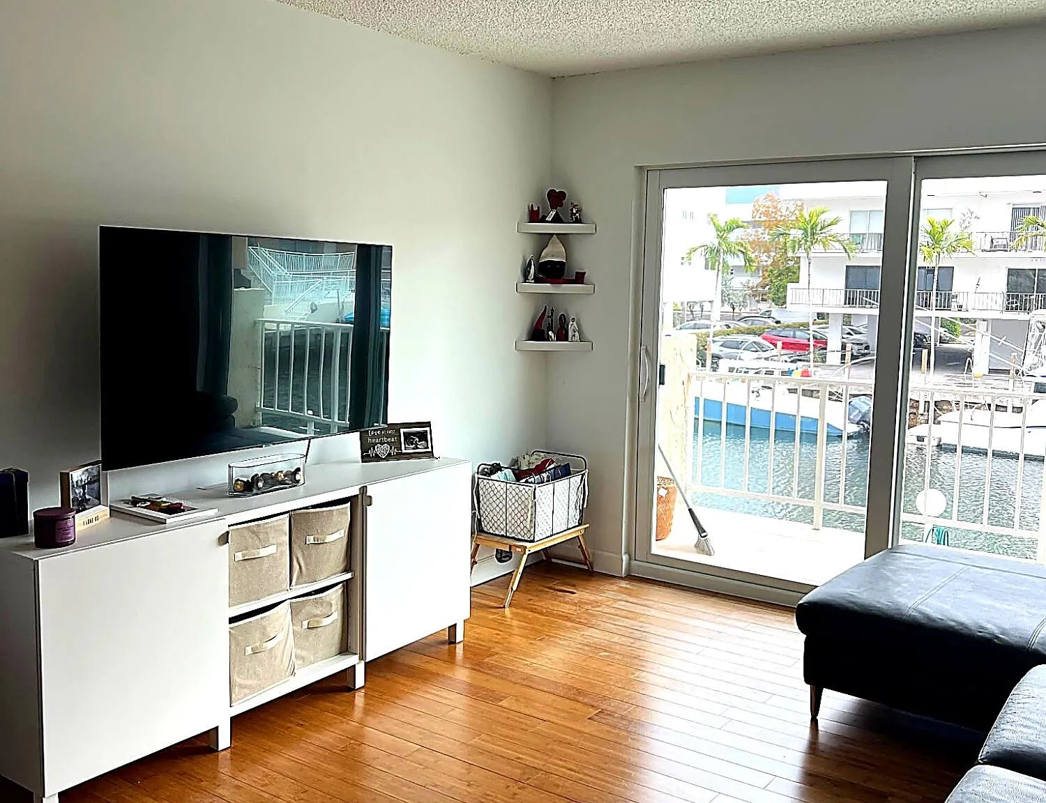2 bed, 2.0 bath, 847 sqft, $2,500 — Photo 3