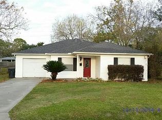 3040 Oak Ave, Groves, TX 77619