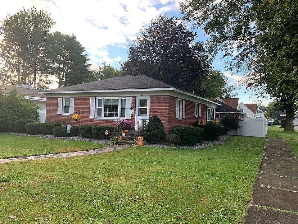 2nd image of 900 McKinley Ave
