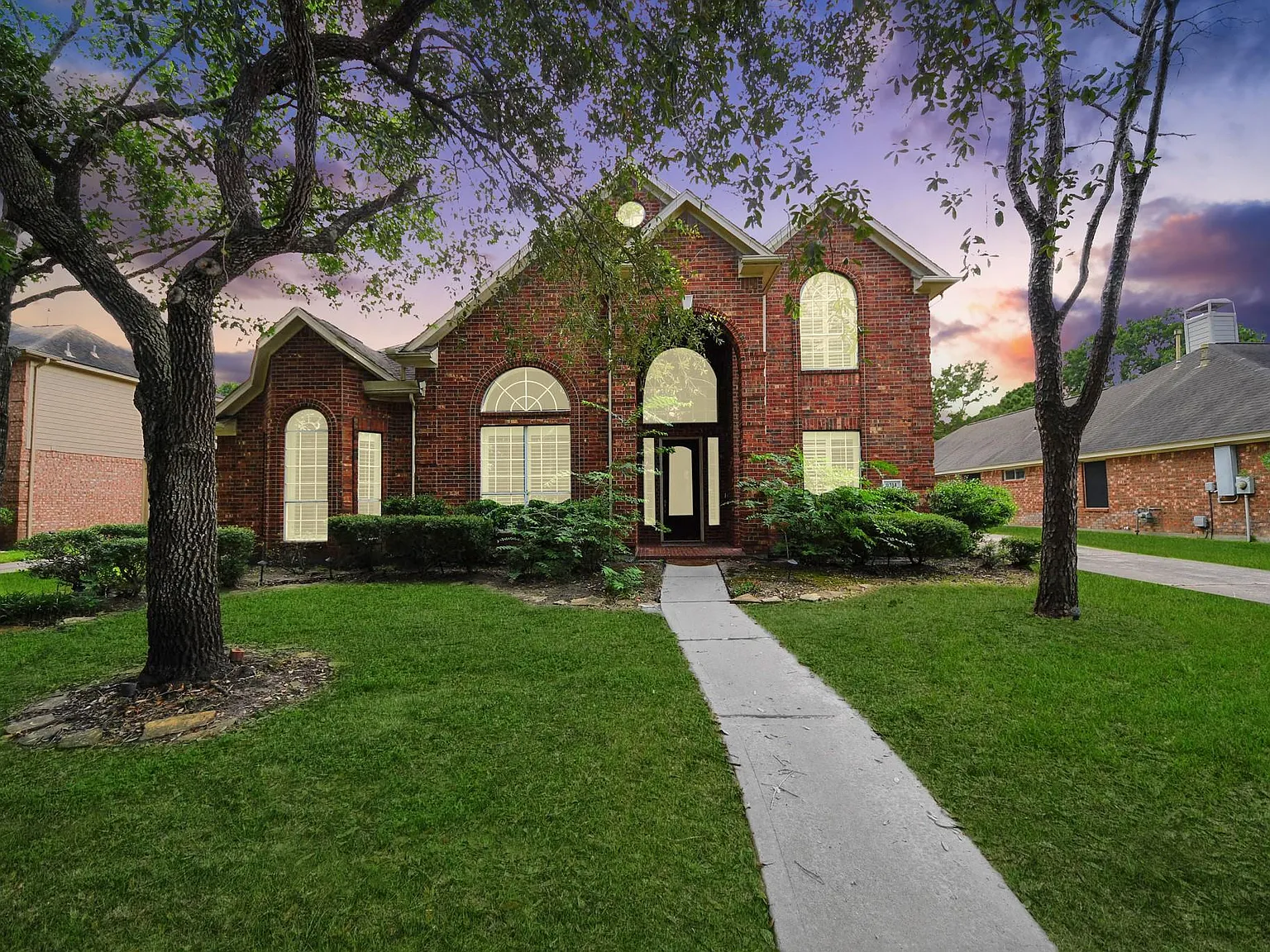 4 bed, 3.5 bath, 2769 sqft, $2,699 — Photo 2