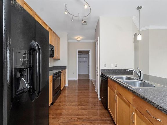 NEW Refrigerator, NEW Dishwasher, NEW Microwave, extra bonus Lights on dimmers too!!