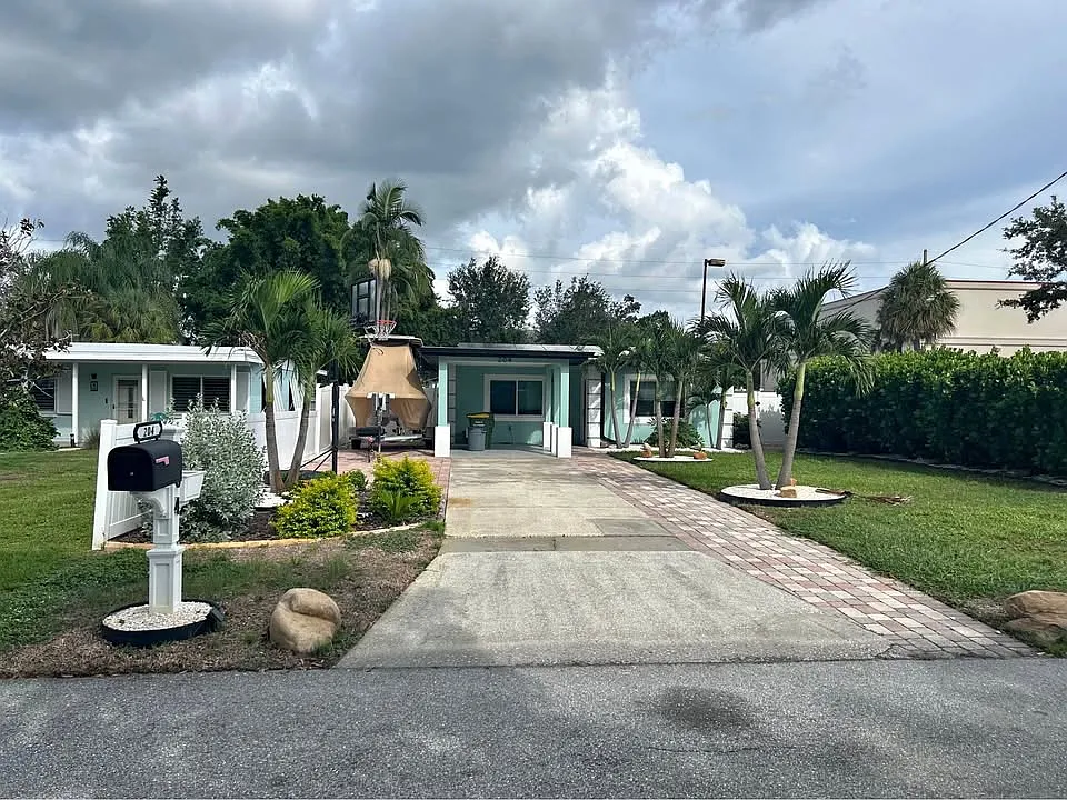 2 bed, 1229 sqft, $2,300 — Photo 1